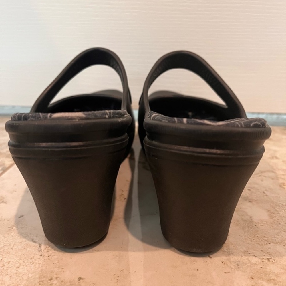 Crocs Frances Mary Jane Wedge Mule Slip On Shoes Black Comfort Women’s Size 9 - Picture 3 of 5